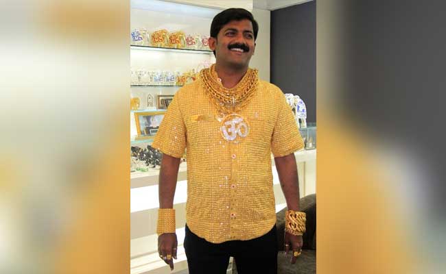 pune-gold-man_650x400_61468564294 (1)