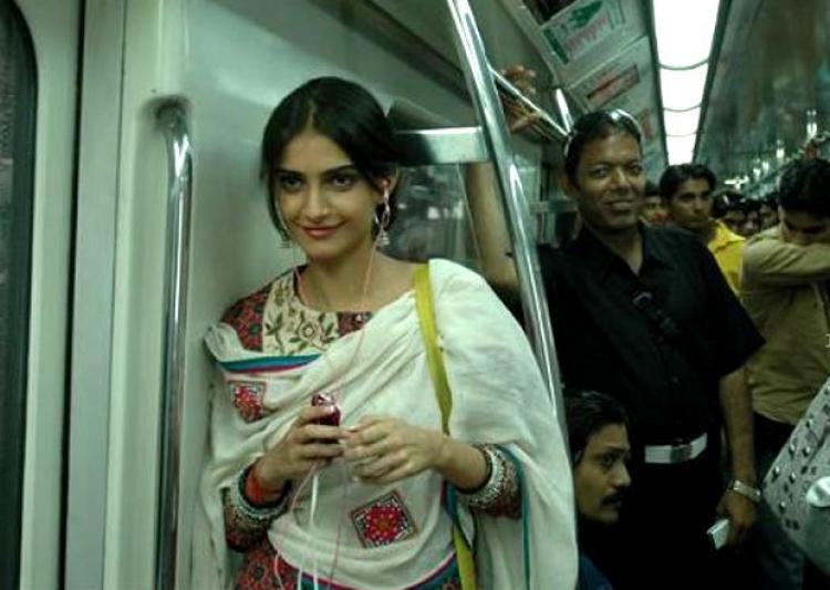 delhi metro women