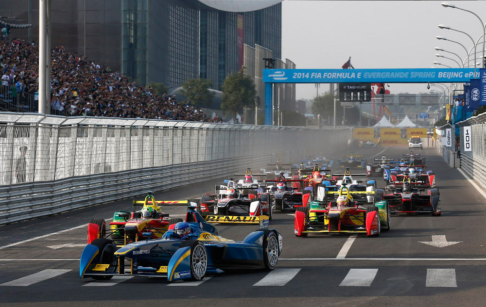 Formula-E-cars-in-action-from-a-previous-race_Buenos-Aires