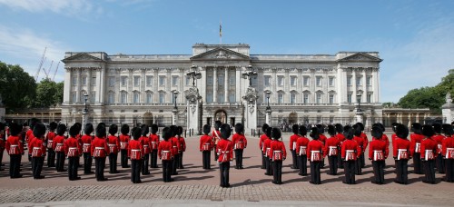 The Most Royal Job Openings Of All - The Buckingham Palace Is Looking ...